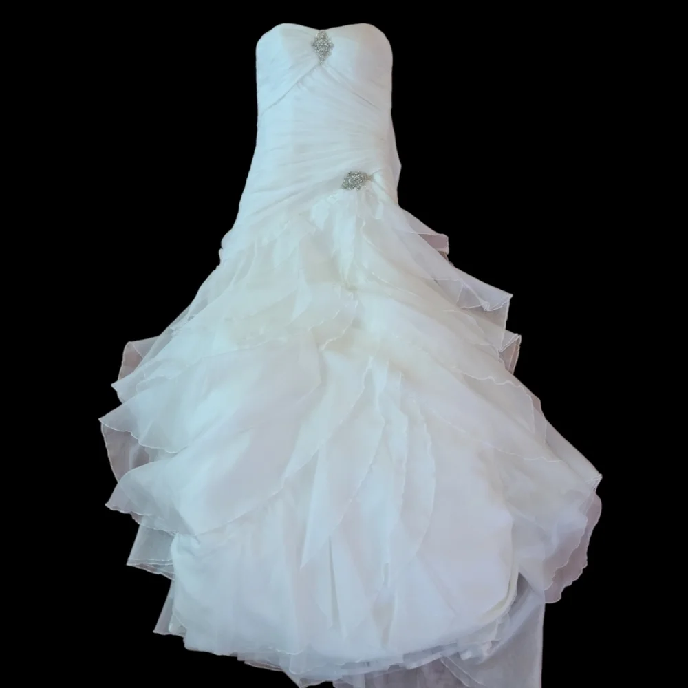 New w/ Tags, Essense of Australia Classic, Romantic Wedding Gown- Bridal, Size 0 - Picture 5 of 16